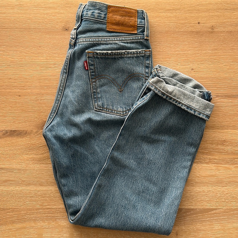 Levis Wedgie Straight Jeans